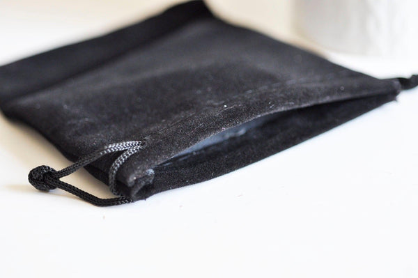Pochette bijou velours noir rangement cadeau bijoux 12cm, x1 (G2204)