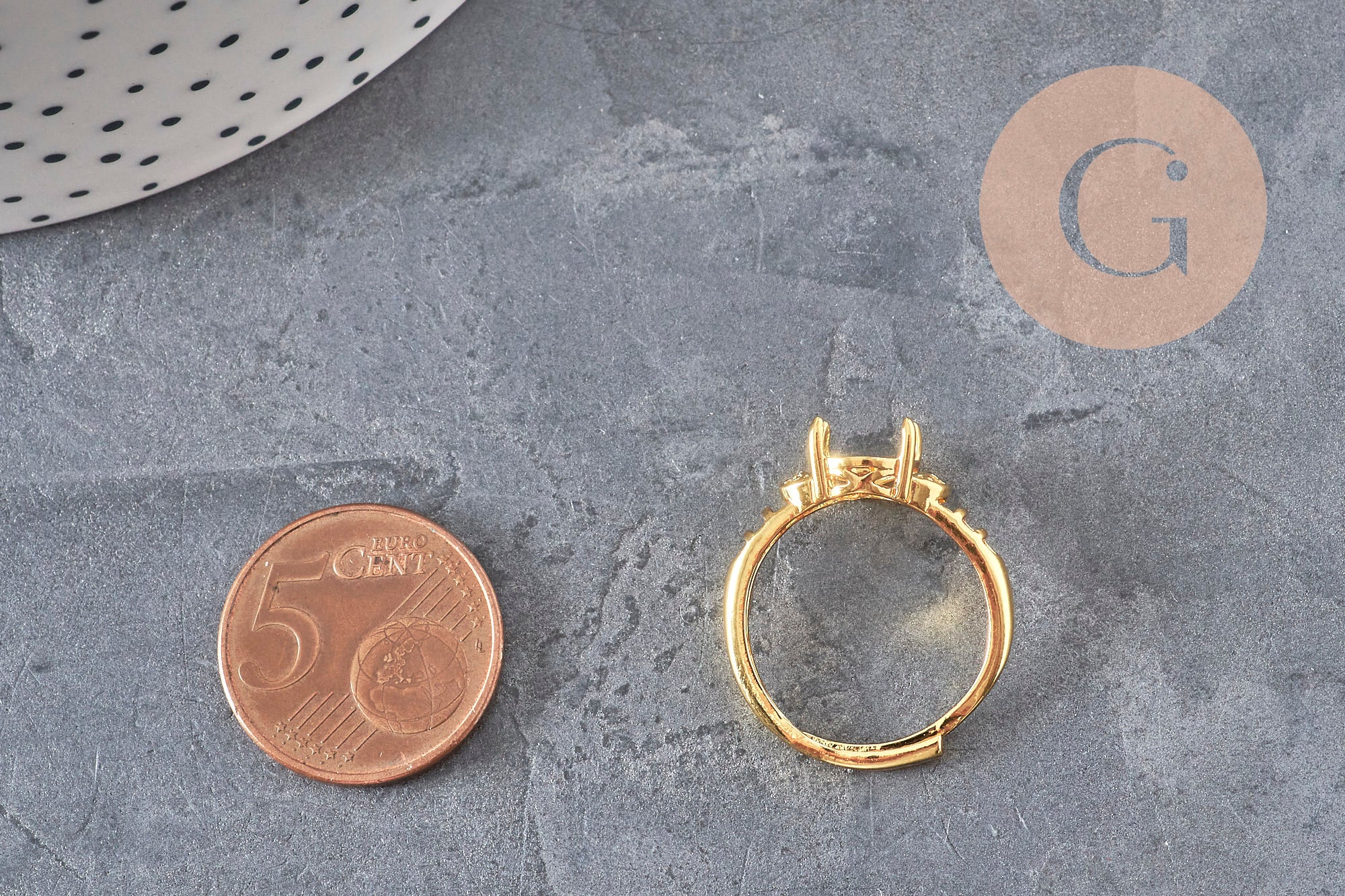 Adjustable ring with 17mm zircon cabochon, gold-plated brass, x1 (G3959)