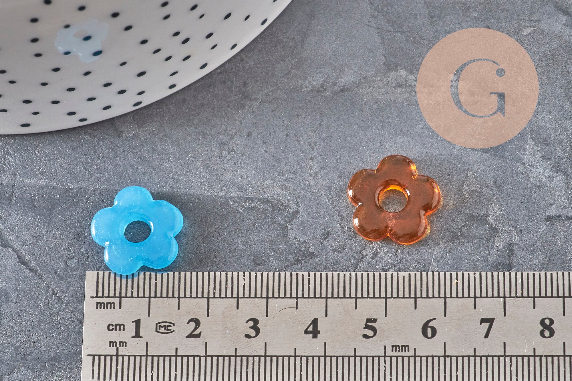 Cuenta de flor de vidrio intercambiable de 15,5 mm para pendientes de aro, x1 (G11025)
