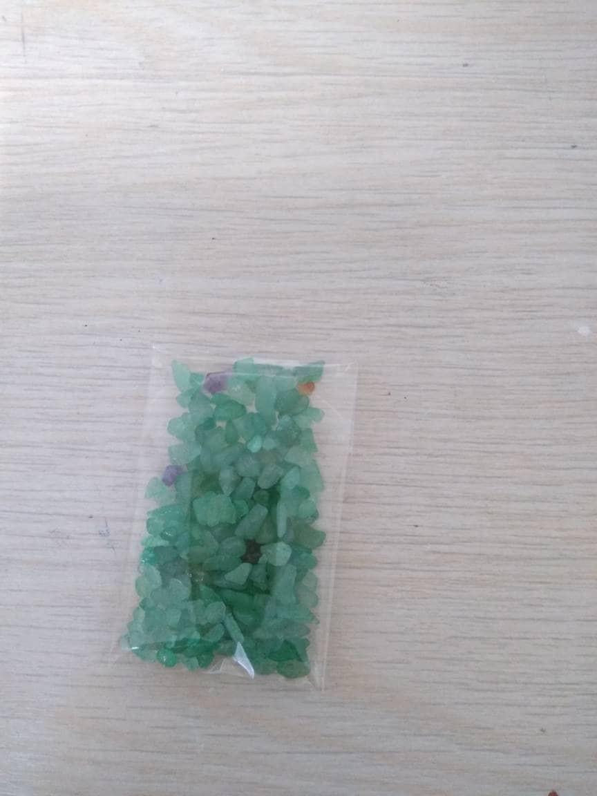 Sable chips pierre fluorite naturelle 5-10.5mm non percé, x20gr (G3498)