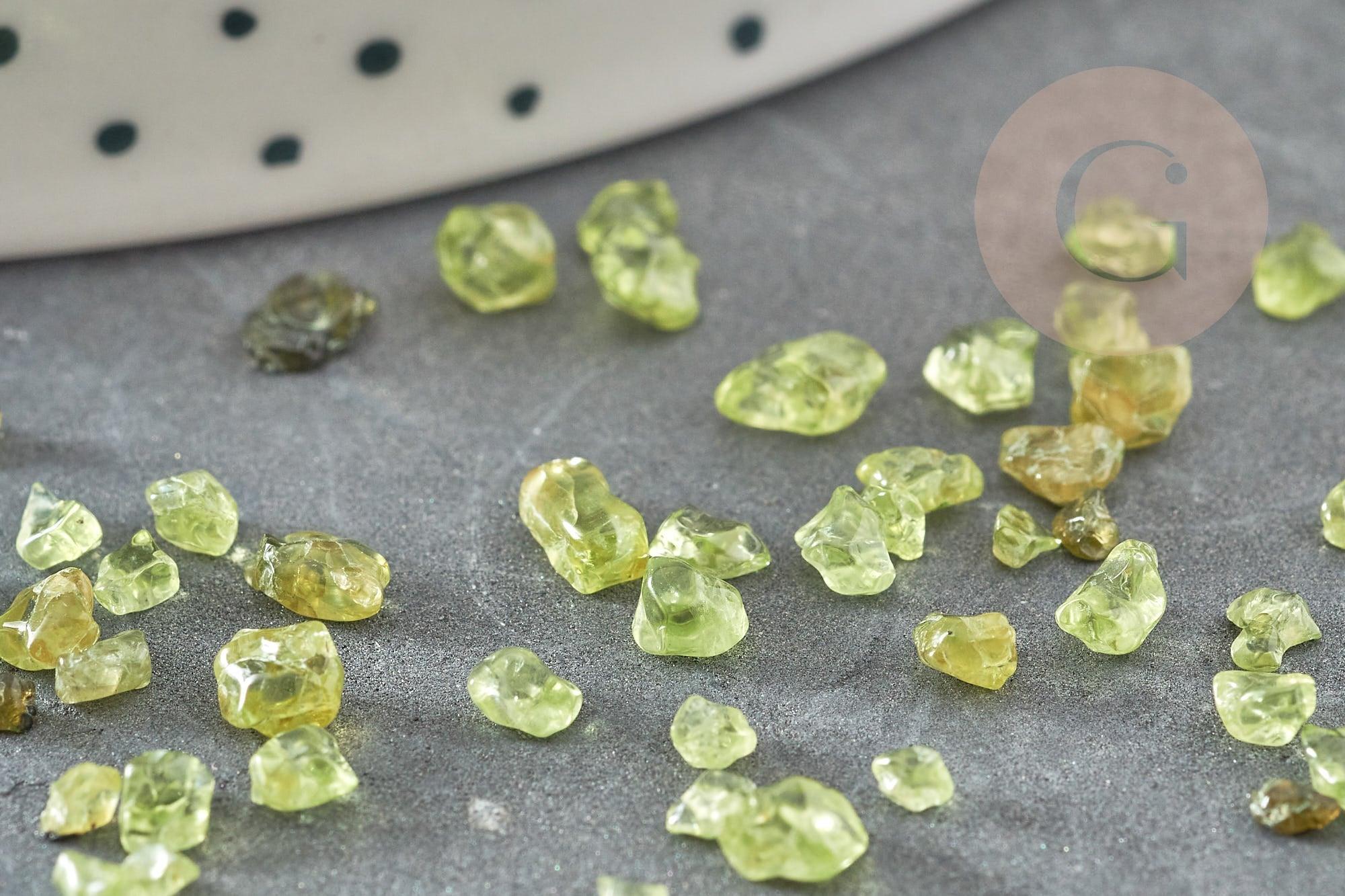 Sable chips pierre quartz olive vert 2-6mm non percé, x20gr (G3501)