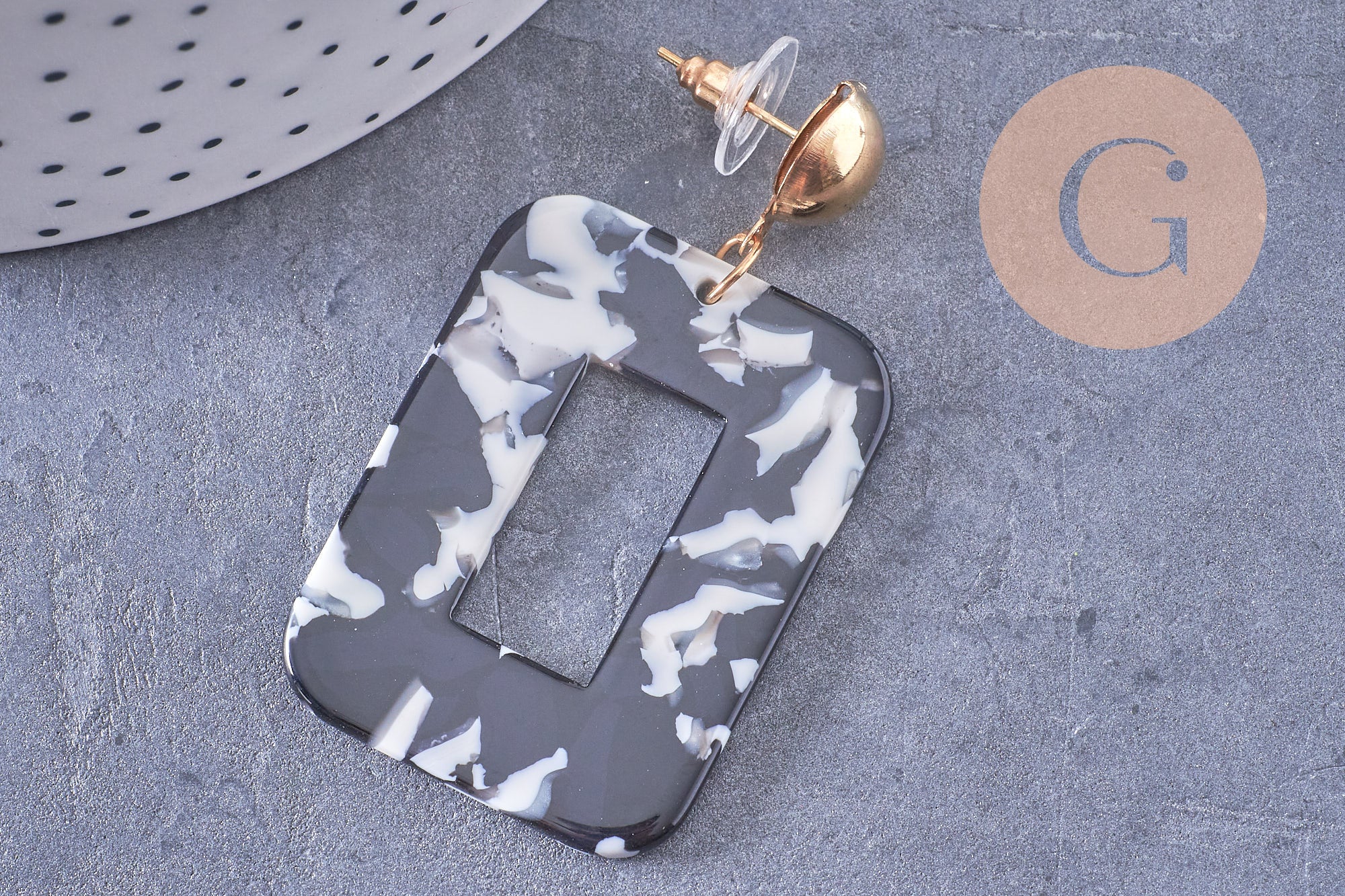 boucles pendantes rectangle résine zamac doré 55mm la paire (G0075)