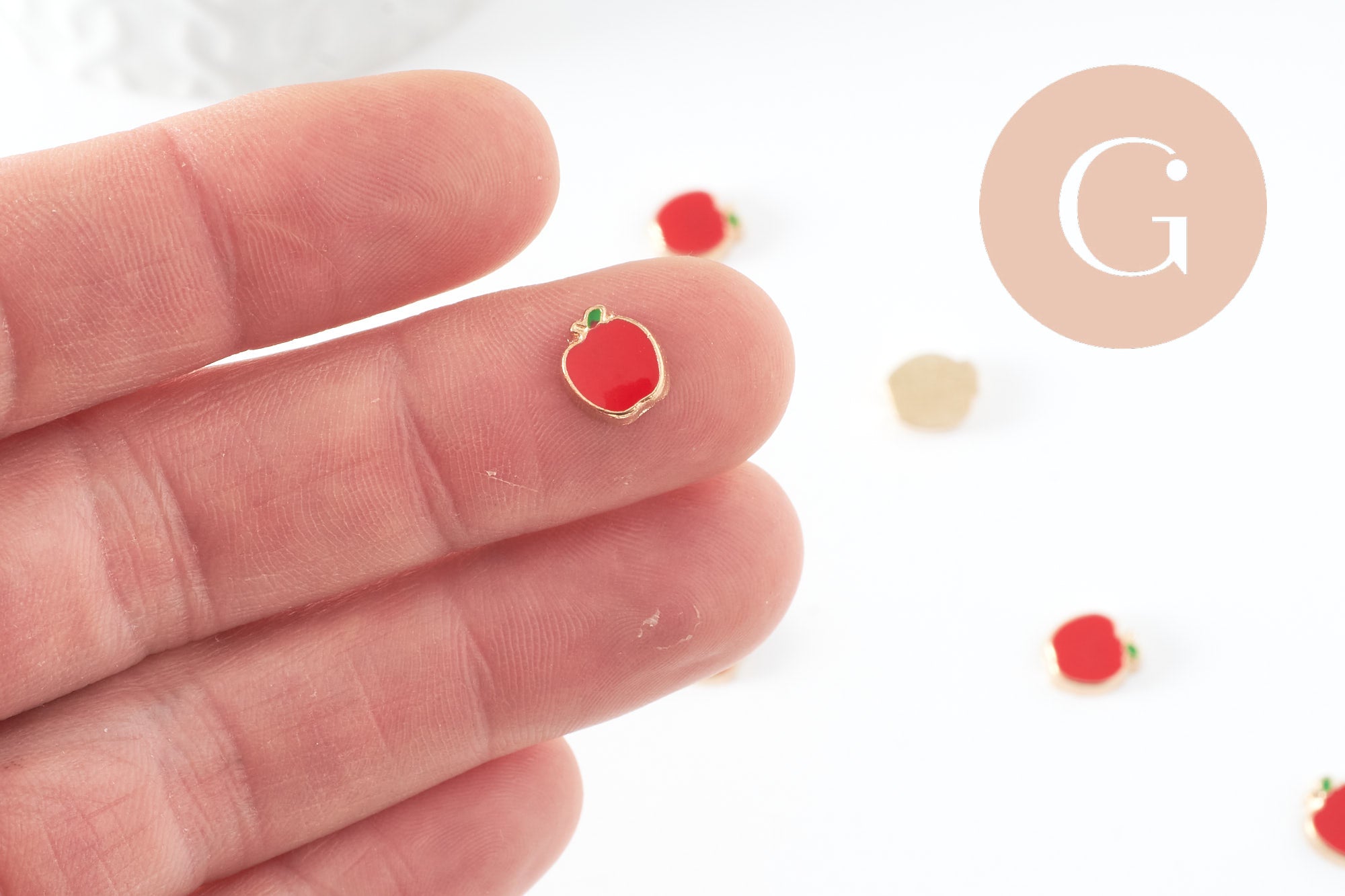 cabochon pomme rouge zamac doré 8.8mm, x2 (G4278)