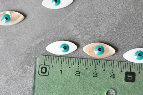 perle ovale nacre naturelle blanche mauvais oeil 18.5mm, x5 (G3914)