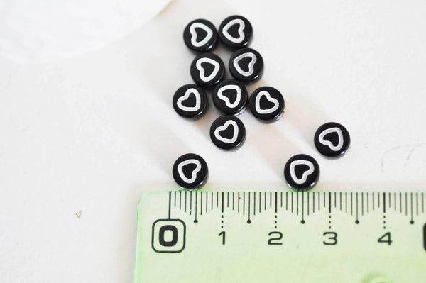 perle ronde coeur blanc plastique noir,perle plastique,perle ronde lettre,création bijoux, x 10Gr (G2490)