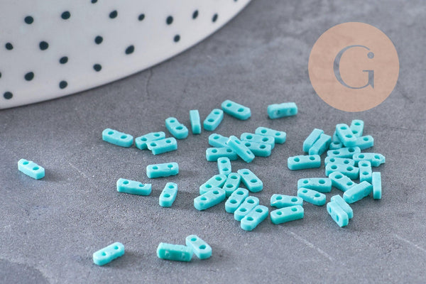 perles rocaille verre rectangle bleu turquoise façon tila, 2mm,2 trous, x50 (1.2 Gr) (G4603)