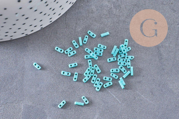 perles rocaille verre rectangle bleu turquoise façon tila, 2mm,2 trous, x50 (1.2 Gr) (G4603)