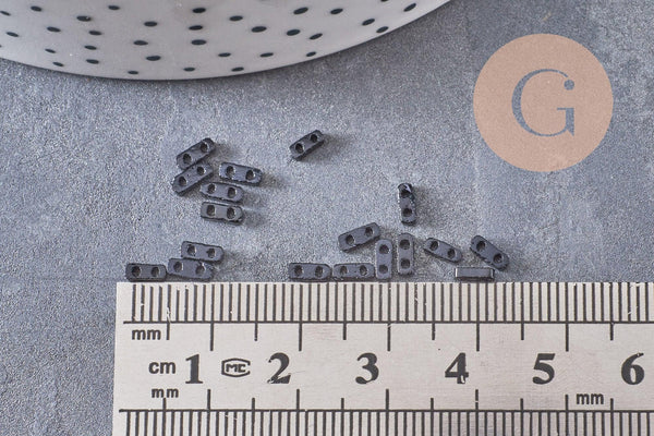 perles rocaille verre rectangle noir opaque, perle carré création bracelet, perle tila, 2mm,2 trous, x50 (1.2 Gr) (G4604)