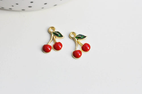 Enamelled gold pendant