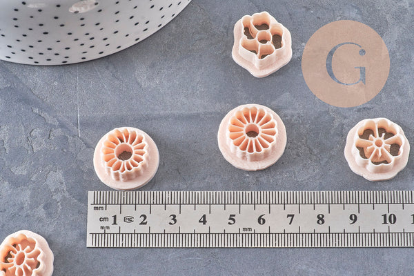 Emporte-Pièce Pâte polymère Fleur créole interchangeable au choix 17-20mm, x1 (G10995)