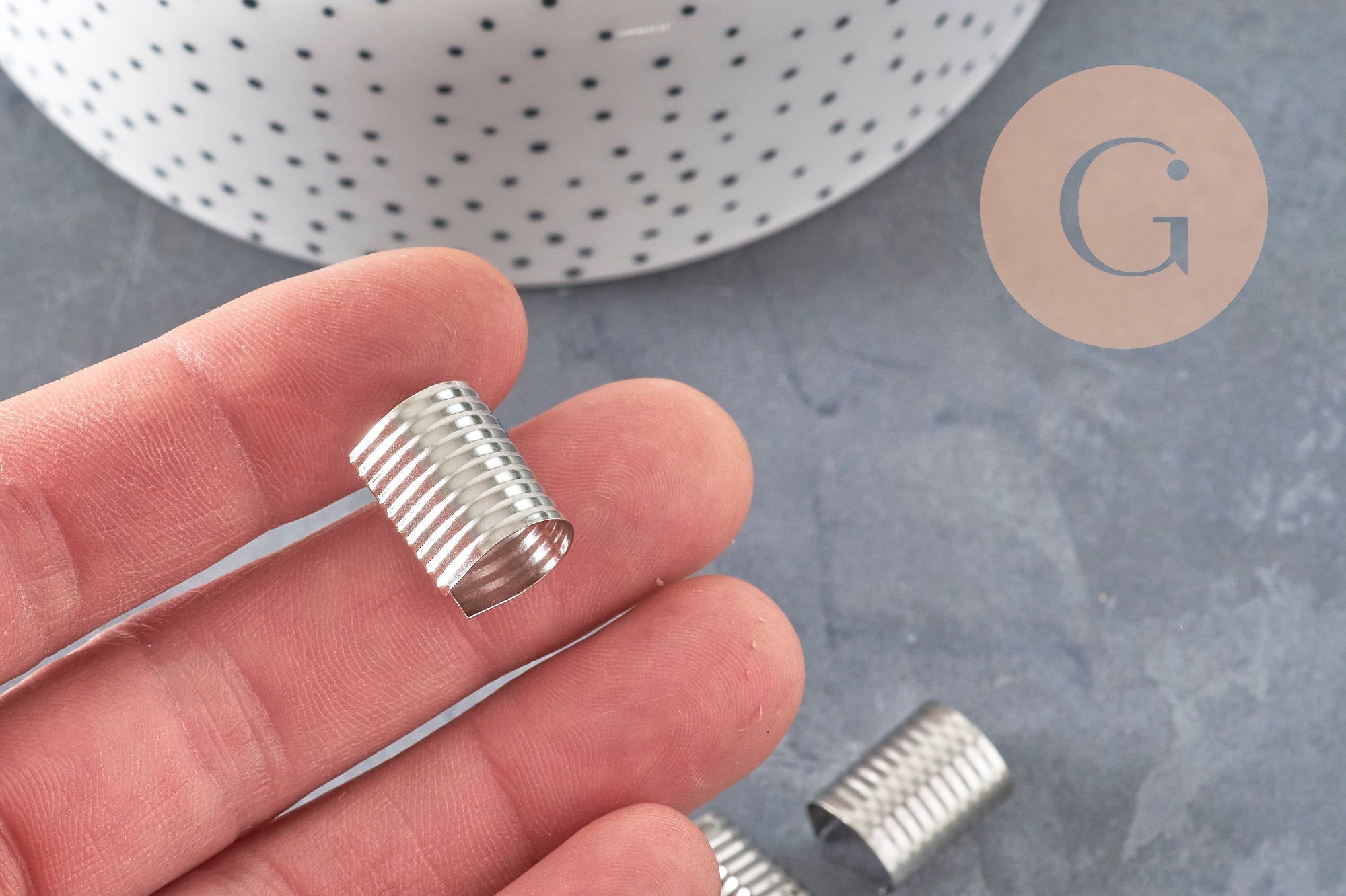 15mm crimp-end cord tips (round, iron, platinum), x10 VALID