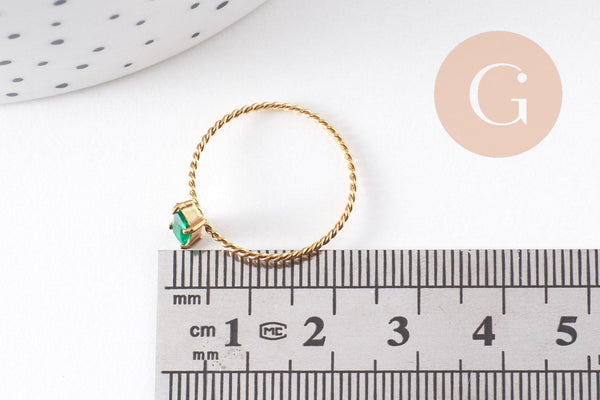 Bague Solitaire zircon rectangle Vert acier 304 inoxydable doré, x1 (G10362)