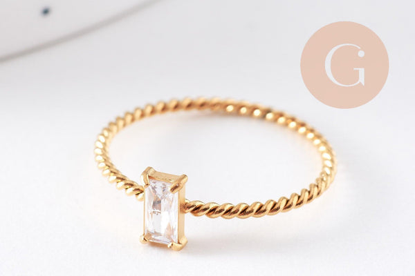 Bague Solitaire zircon rectangle acier 304 inoxydable doré, x1 (G10358)