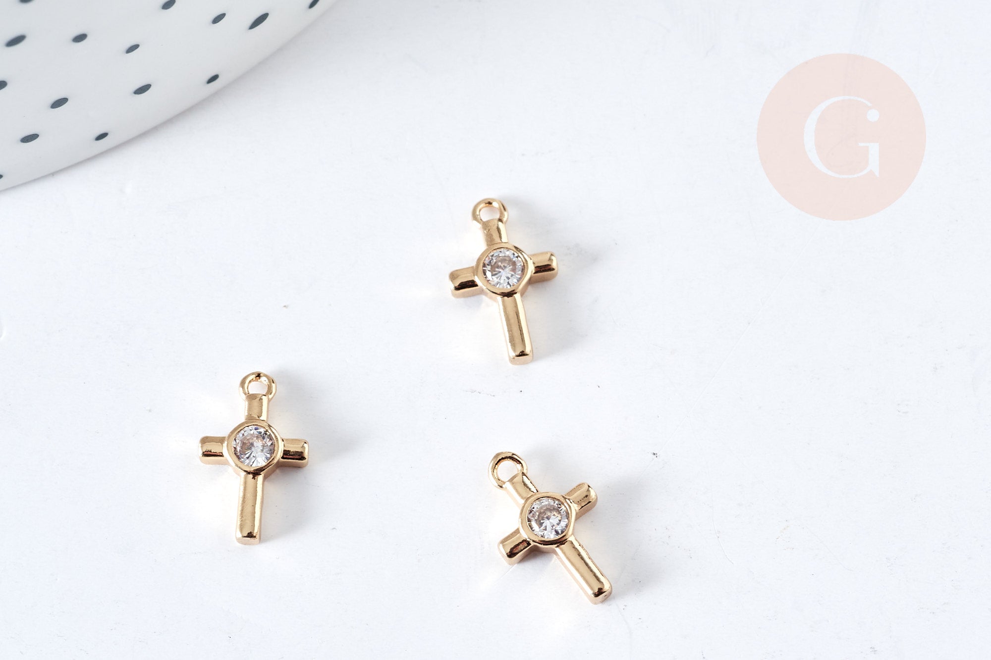 Breloque croix laiton doré 18k cristal 12.5mm,création bijoux pendentif religion, x1 (G8438)