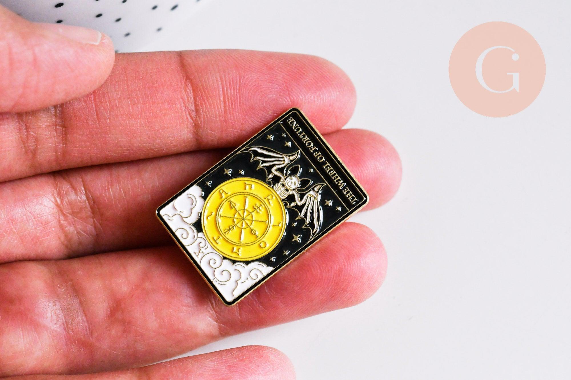 Broche pins carte tarot La roue de la fortune mystique émail noir doré émail 30.5mm,décoration veste,x1 (G6764)