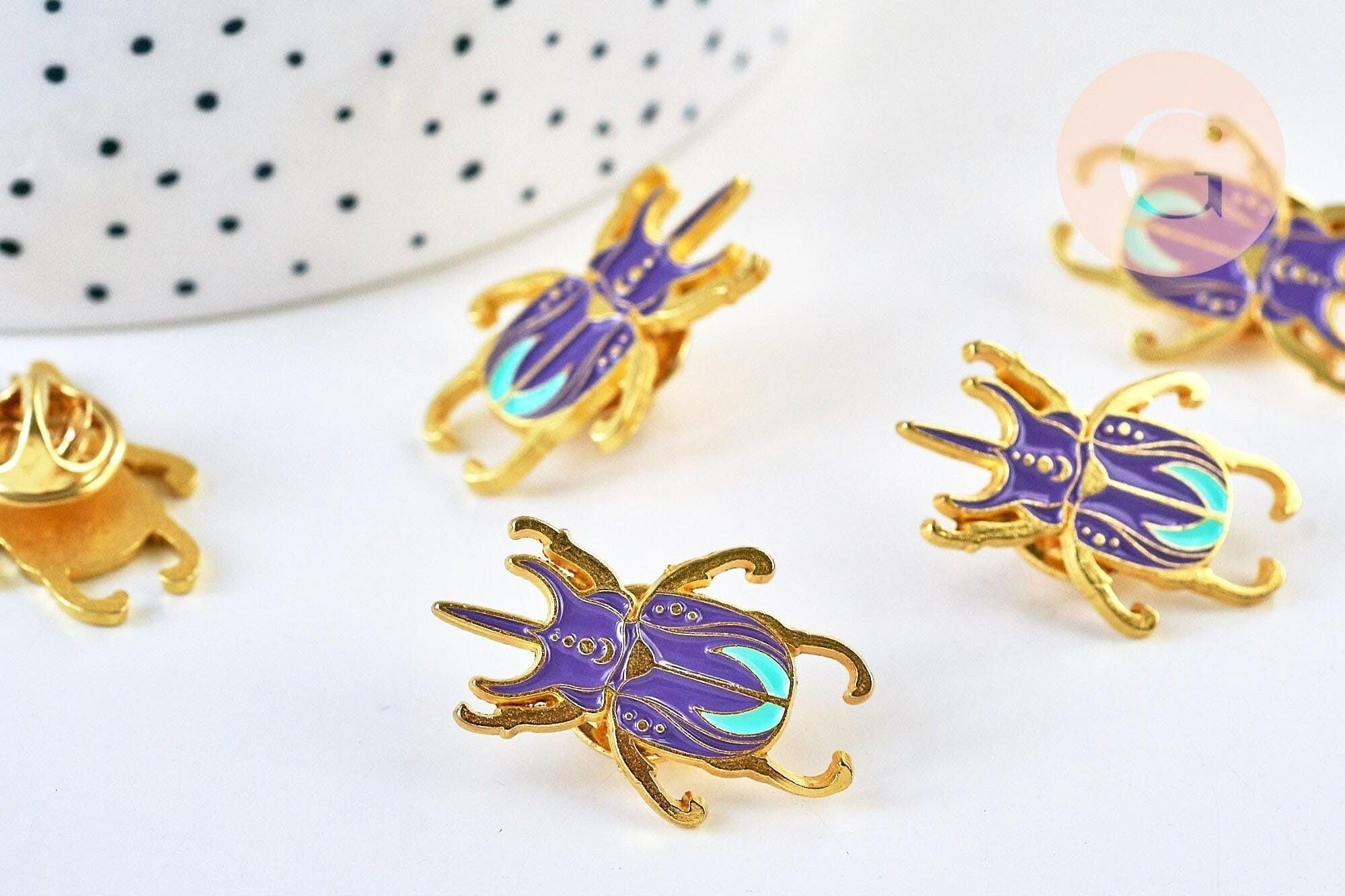 Broche pins insecte mystique doré émaillé,décoration veste, 28x19mm, x1 (G5542)