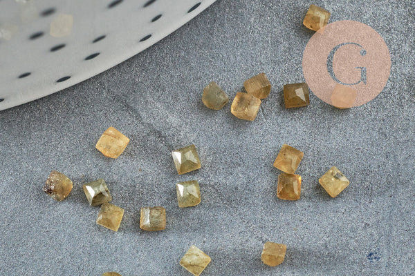 Cabochon carré labradorite naturelle facetté 2.5mm, x1 (G8647)