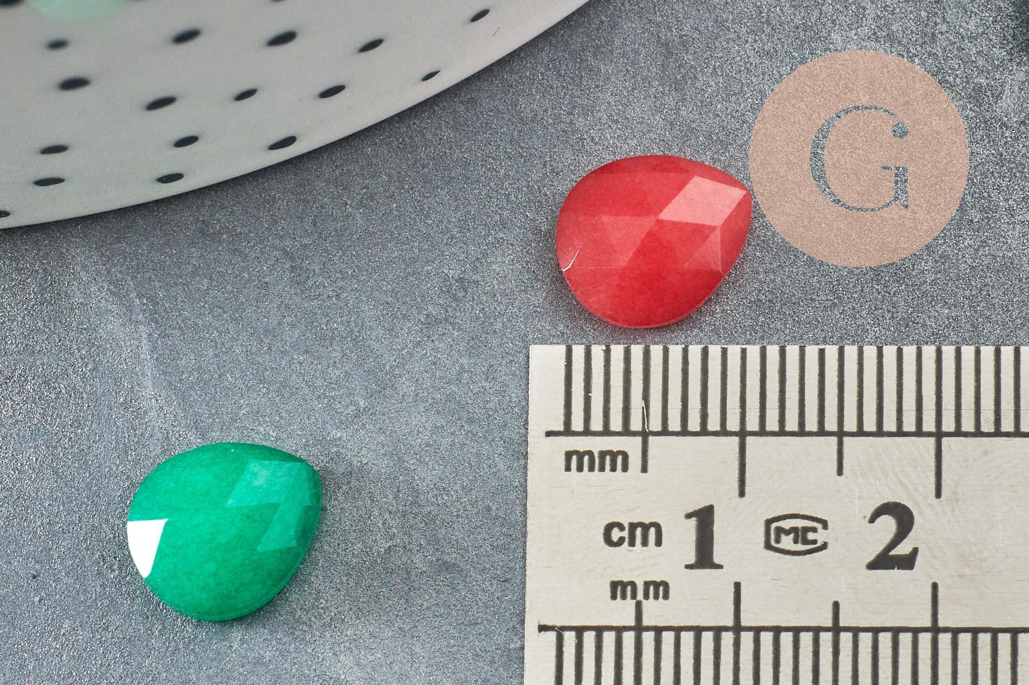 Cabochon goutte jade naturel facetté multicolore 10x9mm, x1 G8596
