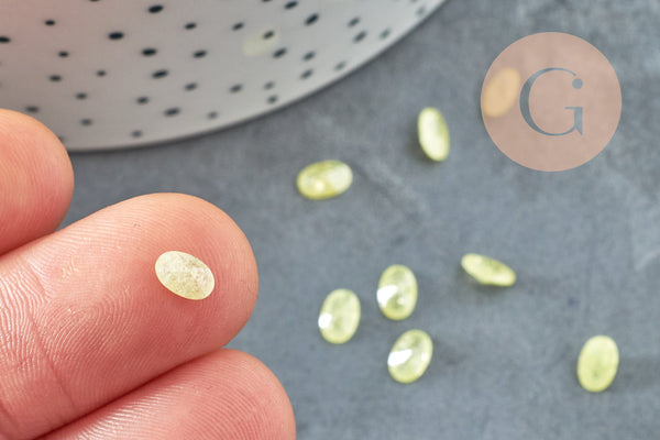 Cabochon ovale zircon jaune 6x4mm, x1 (G4280)