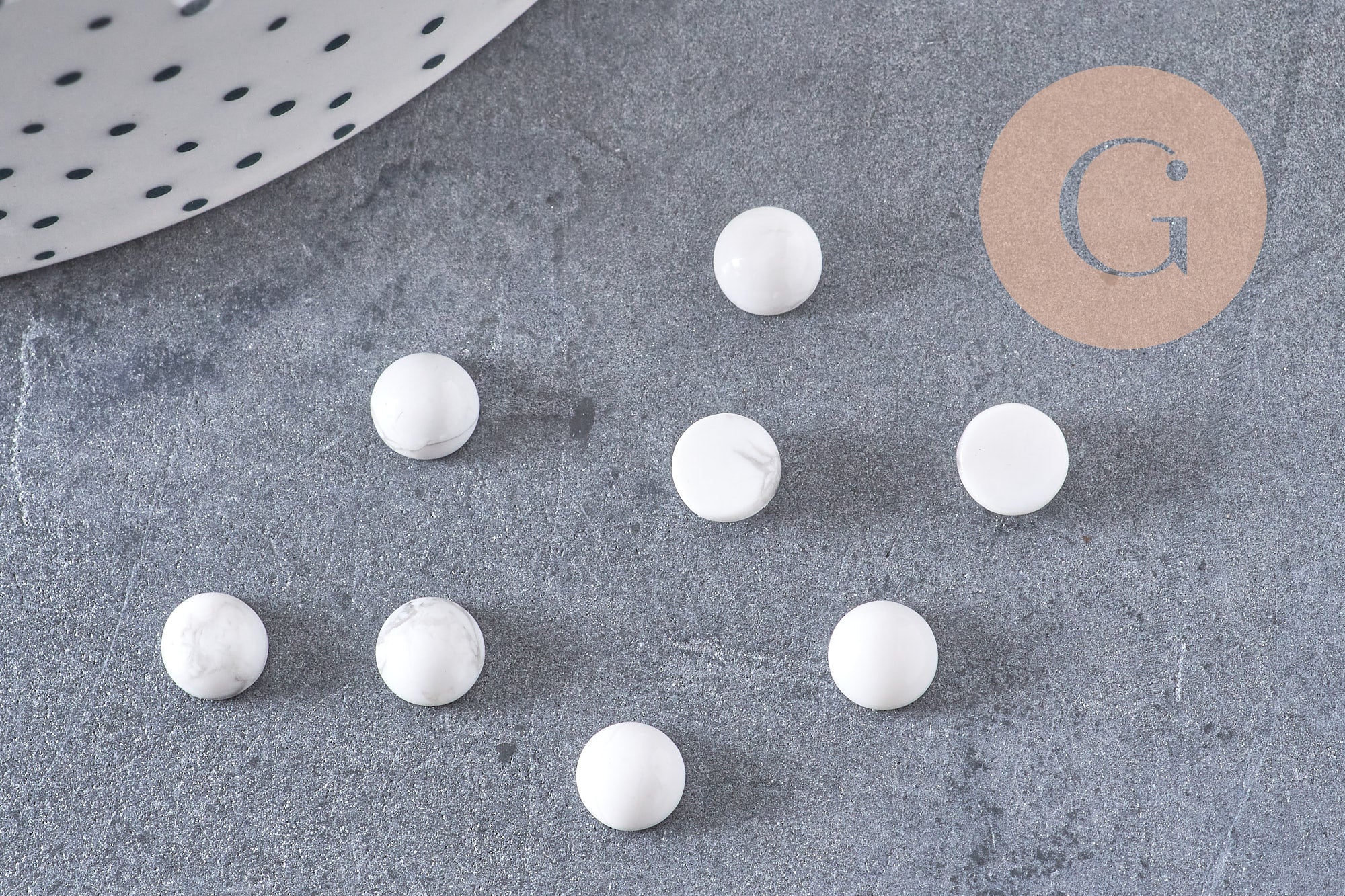Cabochon rond howlite blanc naturelle 6mm, x1 (G0171)