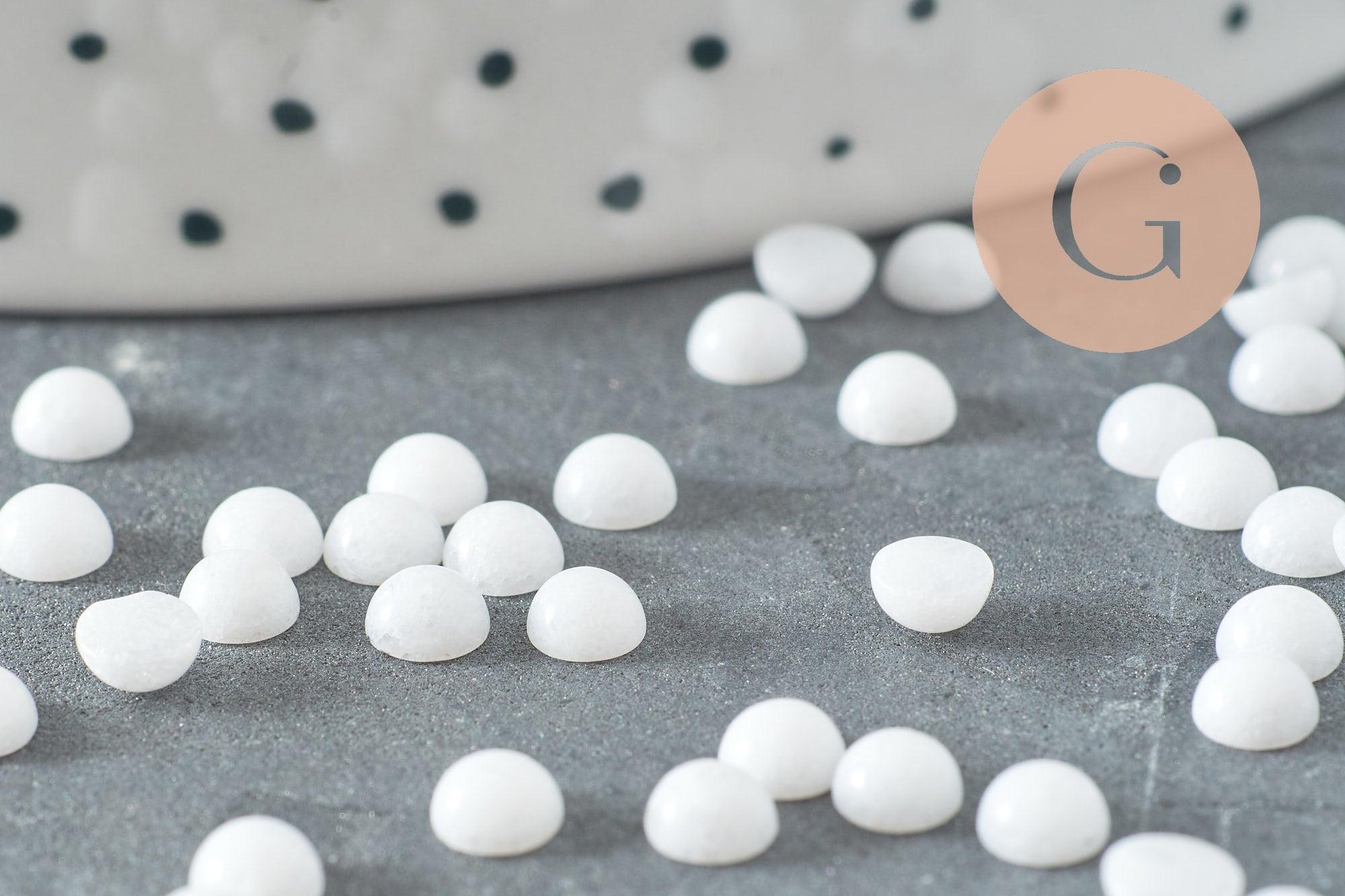 Cabochon rond jade naturel blanc 4mm, x1 (G10009)