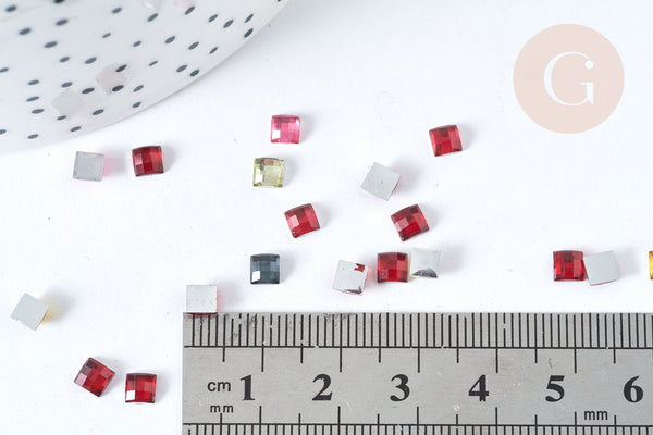 Cabochon strass plastique multicolore carré 4x4mm, x 5 grammes (G8338)