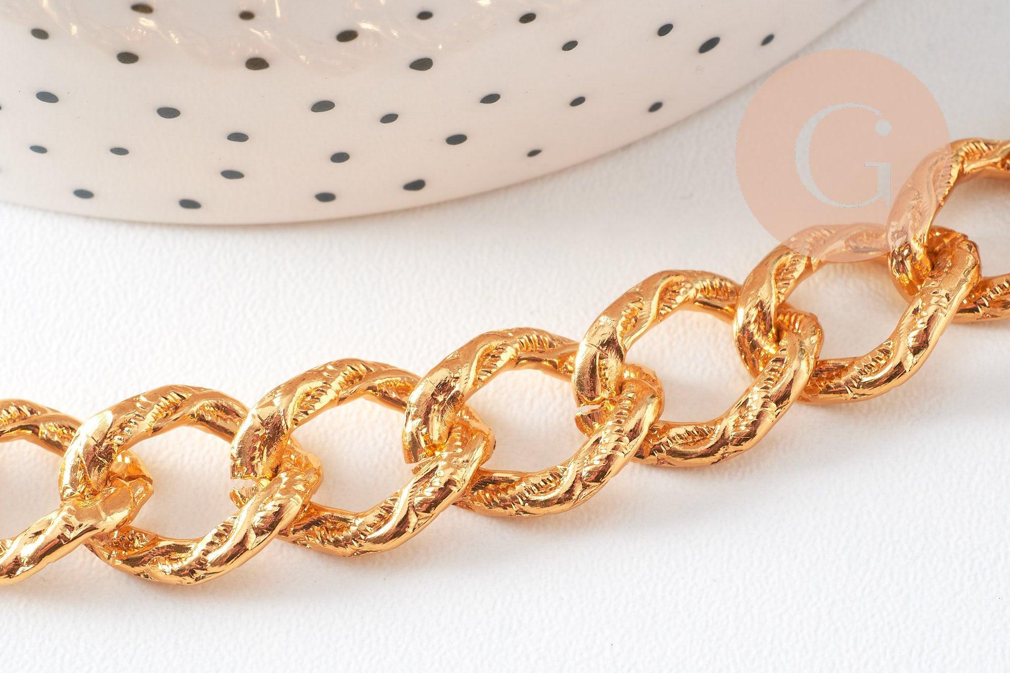 Chaine doré maille texturée aluminium doré 17mm, x1 mètre (G10594)