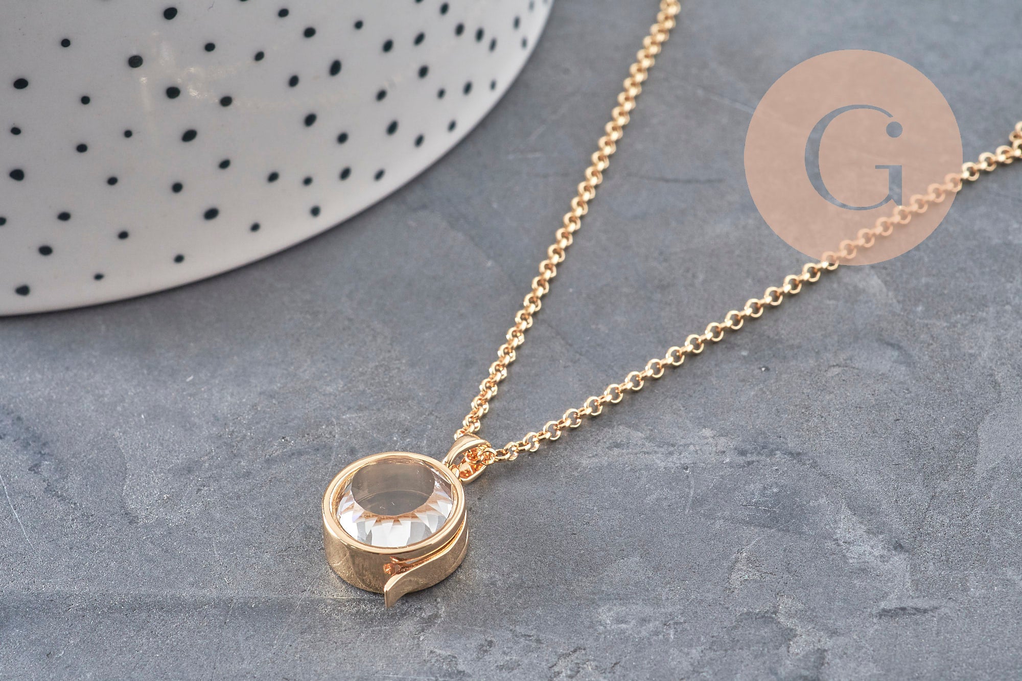 18K Gold Plated Brass Round Locket Photo Frame Necklace, x1 (G11087)