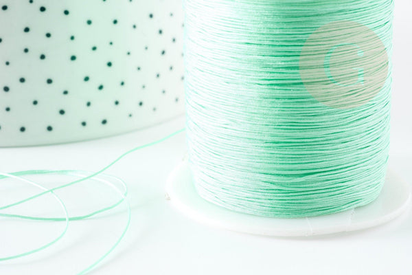 Cordon fil de jade vert clair polyester 0.5mm, x1 mètre (G9341)