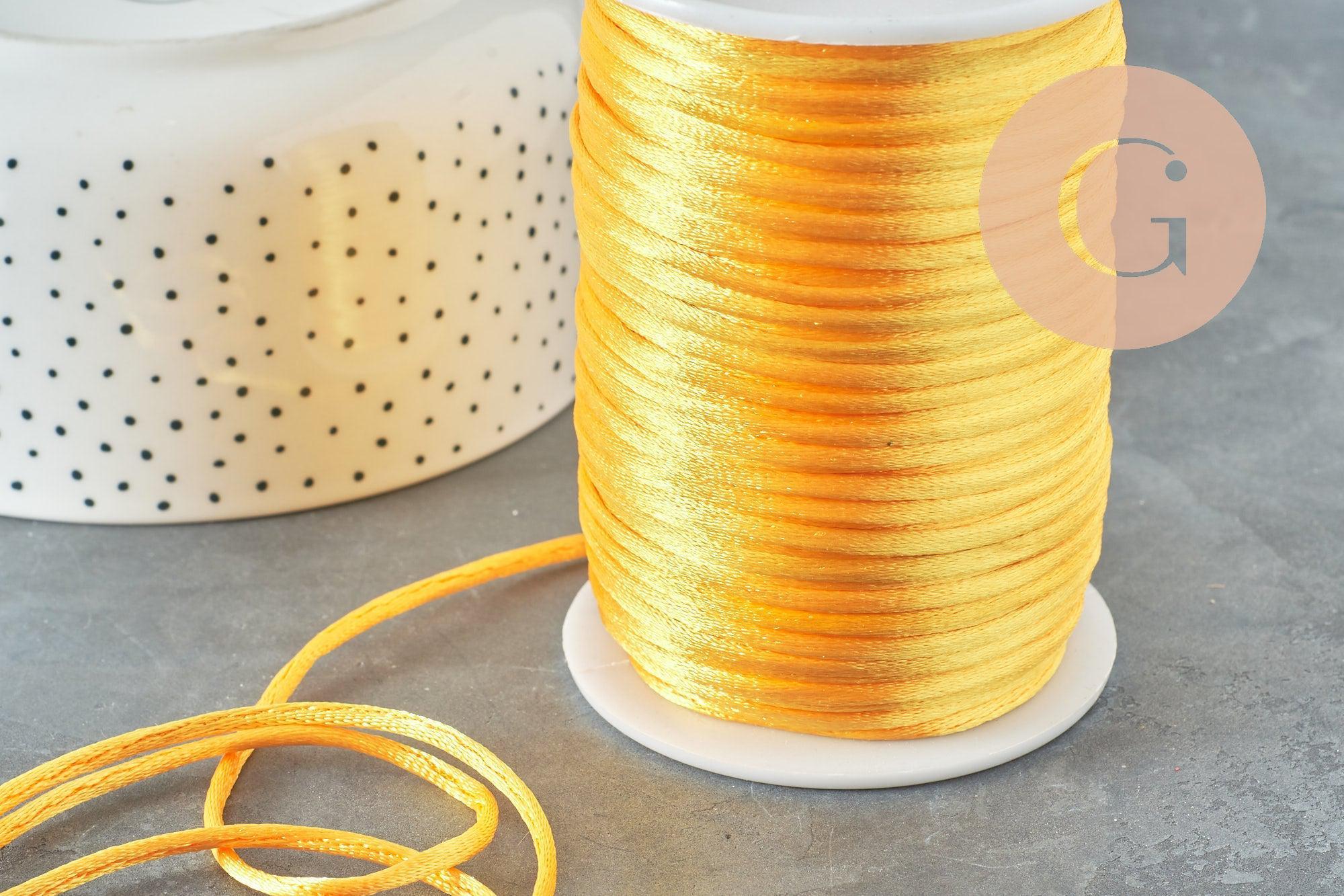 Cordon queue de rat polyester satin jaune brillant 2mm, x5 mètres (G2713)