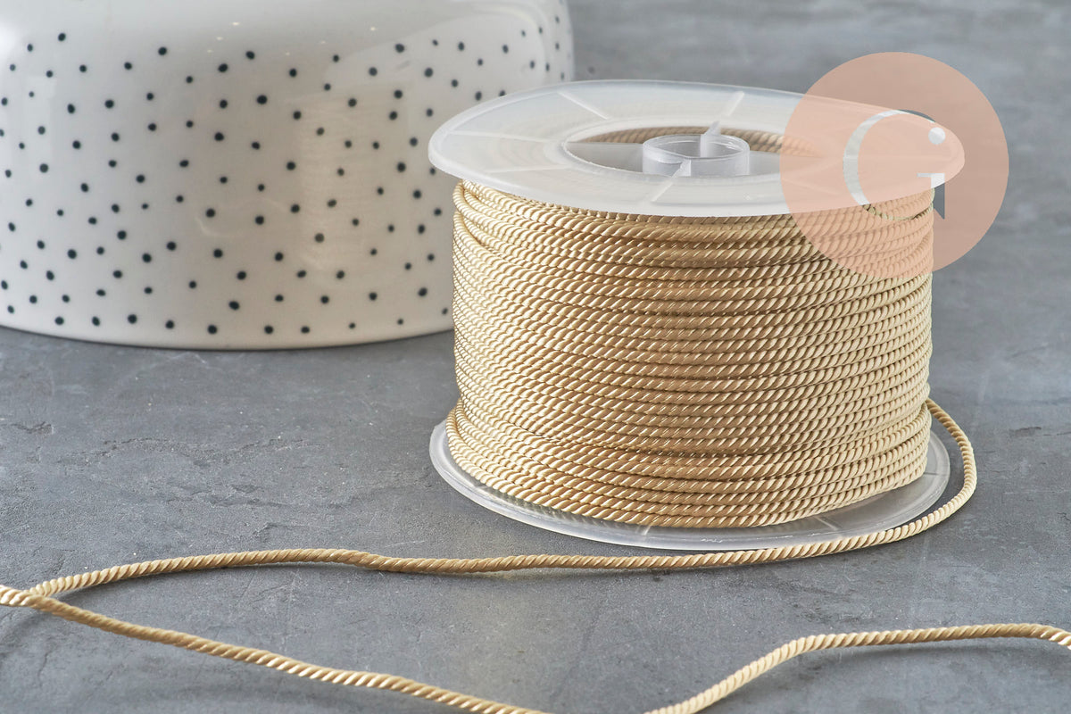 Cordon satiné torsadé beige 2mm, x1 mètre (G11396)-Cordons pour bijoux et perles-Gingerlily Perles