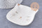 Coupelle présentoir à bijoux tête de chat porcelaine blanche et or 85mm, x1 (G10330)