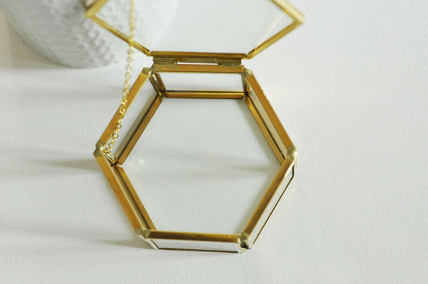 EP Boite à bijoux verre laiton hexagone 7.5cm de côté-G926