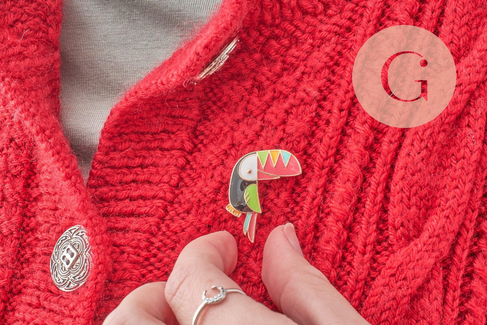 EP-Broche pins Oiseau toucan doré émail multicolore 31x22mm, x1 (G5954)