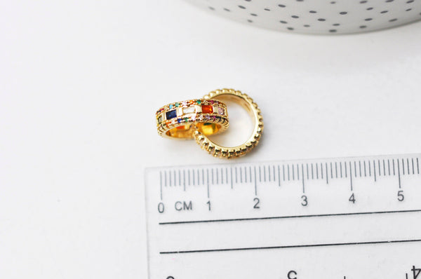 EP-Pendentif anneaux enlacés laiton doré cristal zircon coloré 15mm, x1 (G4745)