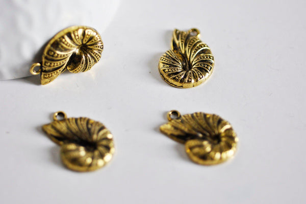 EP Pendentif coquillage doré, coquillage doré, argent tibétain,pendentif doré,coquillage or,création bijoux, x 5,23mm-G1302