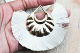 EP -Pendentif large pompon fil blanc écru support doré,pendentif en fil sur support doré, 85-92mm, x 2, G4537