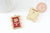 EP-Pendentif rectangle fleur rose émail rouge 27.5mm, x1 (G3713)