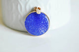 EP Pendentif rond doré agate colorée, support doré, ,agate,pierre naturelle,24mm, x1,G0384