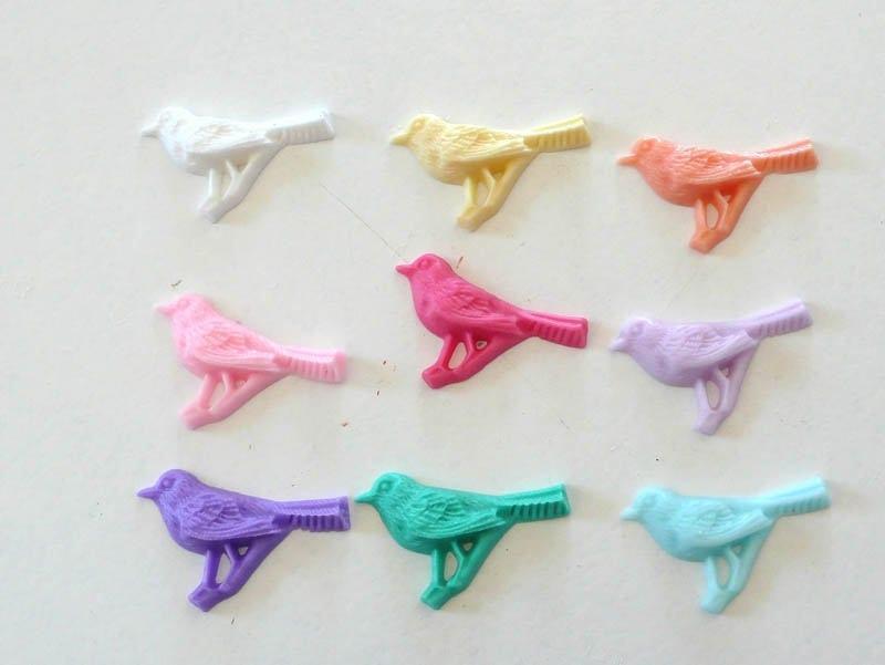 EP Pendentifs oiseau plastique, fournitures créatives, bijoux enfants, fabrication bijoux, atelier enfant, perles multicolores, unité