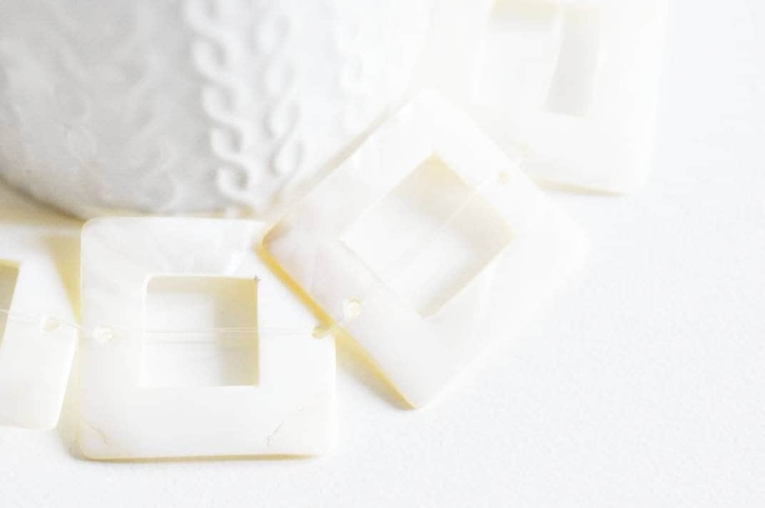 EP-Perle carrée nacre blanche naturelle, perle nacre carré,nacre naturelle coquillage blanc,création bijoux, 34mm,x 2-G935