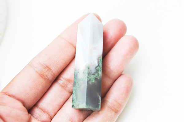 EP Pointe agate mousse verte naturelle roulée, agate mousse naturelle, pierre semi-precieuse, séance lithothérapie, la pièce G5024