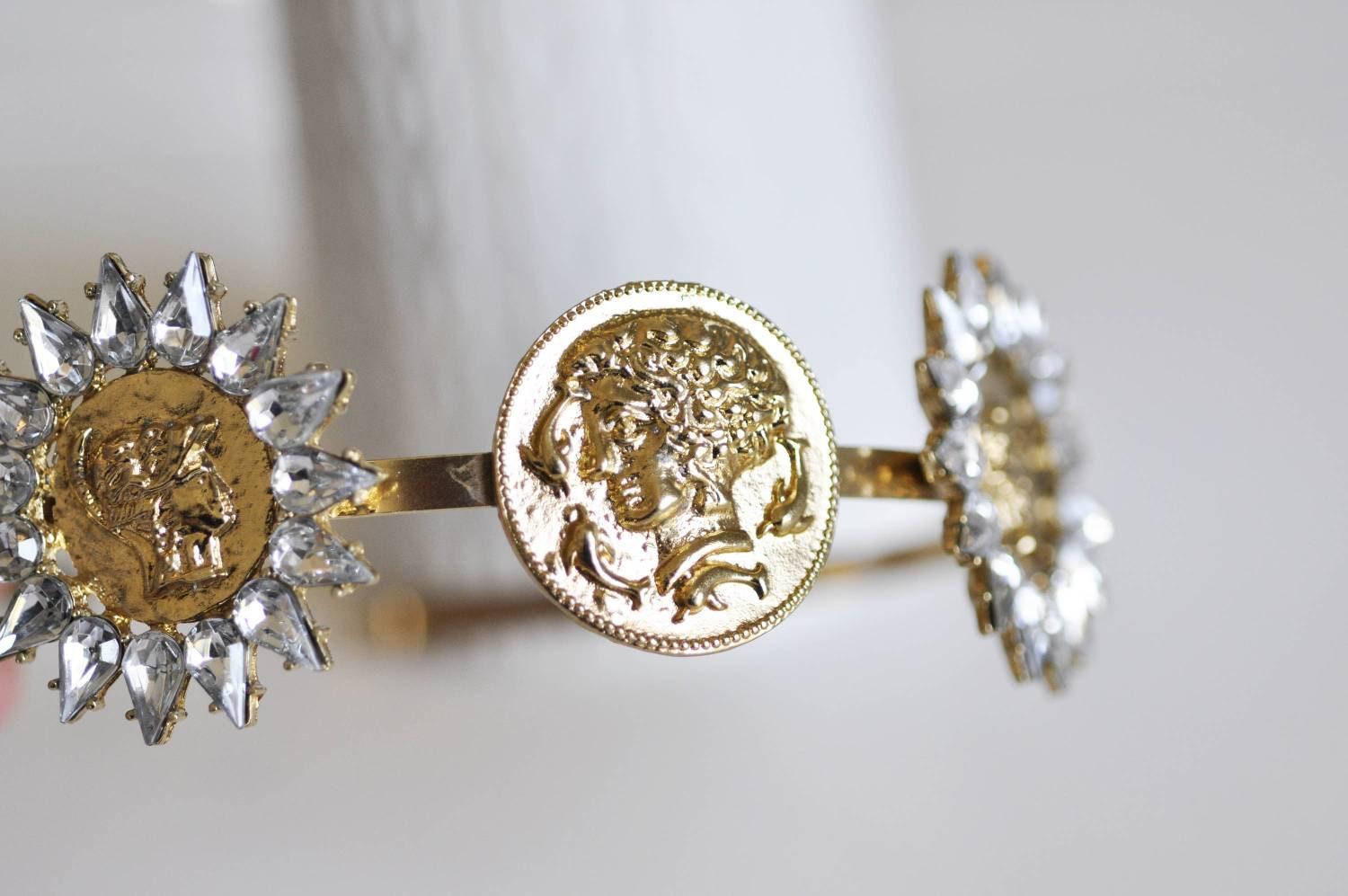 EP-Serre-tête cheveux médaille fer doré strass 120mm, x1 (G0415)