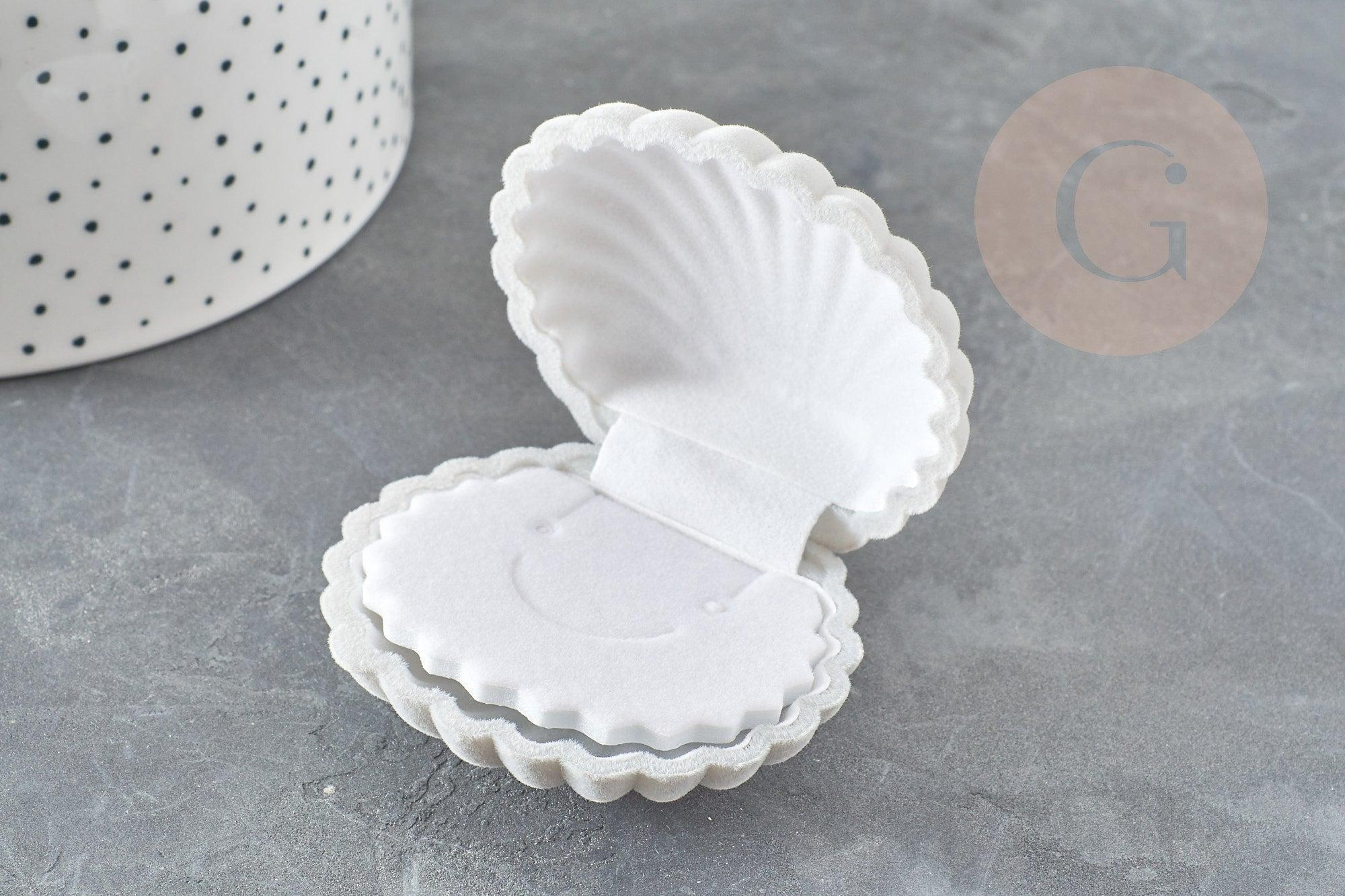 Ecrin bijou coquillage Velours gris clair 3.5x3.8cm, boite bijoux, rangement bijoux, intérieur blanc, x1 G3384