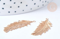 Pendentif Plume laiton doré 33,5mm, breloque laiton doré, x2 (G7789)