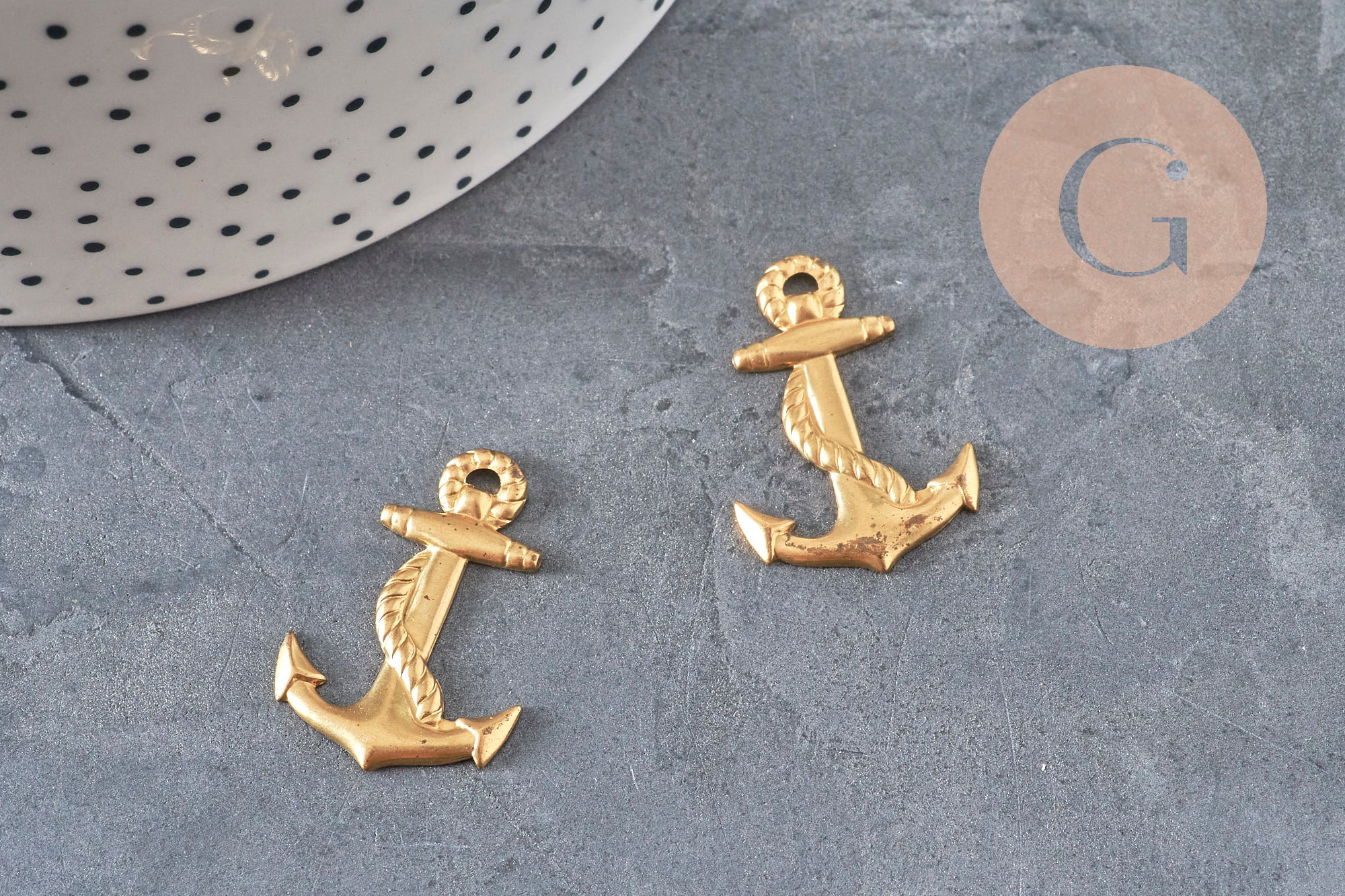 Raw brass anchor pendant 28mm, x1 (G10168)