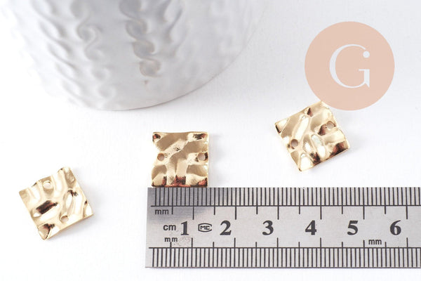 Pendentif connecteur carré froissé laiton doré 24K 13.5mm, x2 (G10378)