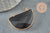 Pendentif demi-lune jade naturel noir teinté laiton doré32mm,création bijoux pierre naturelle, x1 G5887