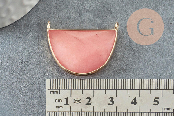 Pendentif demi-lune jade naturel teinté rose laiton doré 32mm, x1 (G1535)
