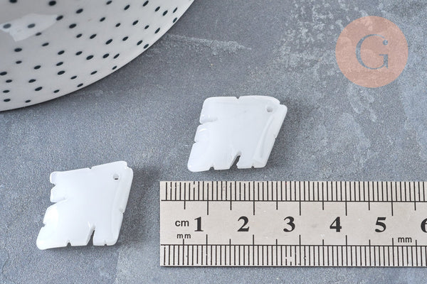 Pendentif feuille verre blanc, 26mm ,pendentif verre , x1 (G6821)